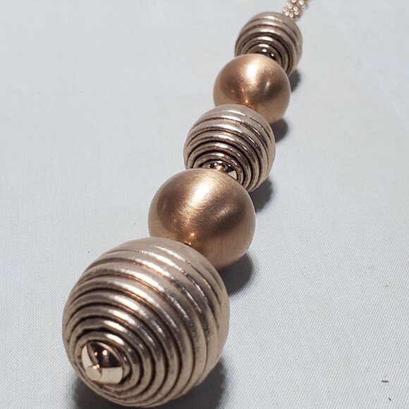 Vetta 5 bead gold chain necklace - Picture 6 of 8